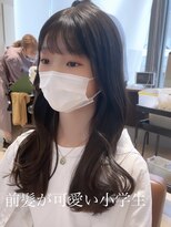 お母さんが切るとぱっつんになるから嫌らしい前髪が可愛い小学生