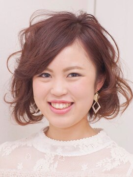 ルテラ(Lutella) 愛されガーリーボブスタイル