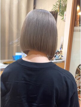 ヨハ ヘア パートナー(YOHA hair PARTNER) ◎切りっぱなしボブ◎グレーベージュ @shoki_yoha