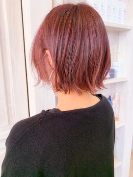 キャアリー(Caary) 福山市 人気 切りっぱなしボブ丸みショートボブ、Caaryピンク