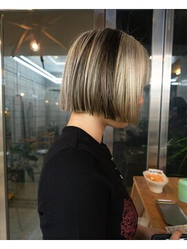 イェン(Yen.) ミックスカラーボブ