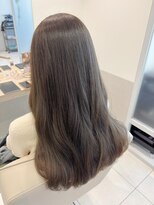 透明感オリーブグレージュ