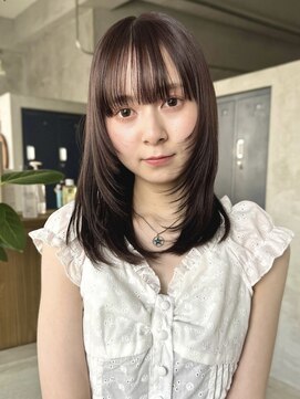テトヘアー(teto hair) ミディアムレイヤー、シースルーバング、グレージュ