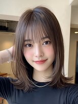 コンフィー(comfy)&nbsp;ストレートボブ × 透け感グレージュ