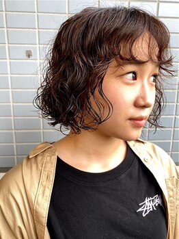 今までのイメージを覆すような柔らかい質感を楽しめるパーマが◎女性らしい雰囲気とシルエットに♪