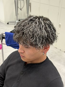 オーシャントーキョー 仙台(OCEAN TOKYO) ハイライト波巻きツイストスパイラルツーブロックメンズパーマ
