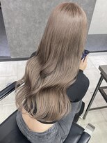 ベール(Vale) 【 艶を引き出す寒色ミルクティーベージュ 】
