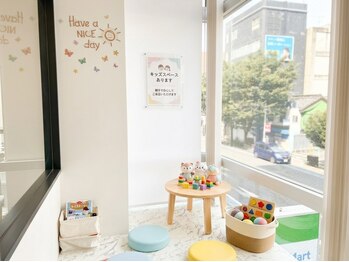 アース 浦和店(HAIR&MAKE EARTH)の写真/浦和★キッズスペース完備！忙しいママ必見☆トレンドを取り入れた、再現性の高いスタイルをご提案♪