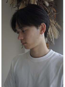 ネクストフォーヘアー(NEXT for hair) センターパート　ナチュラルスタイル