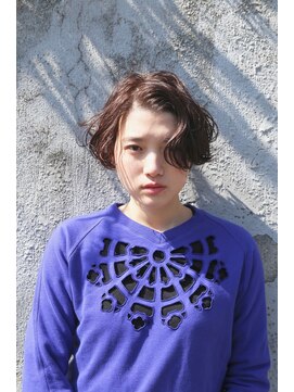 ツバメ ヘアー(TSUBAME HAIR) ショート△強めカール