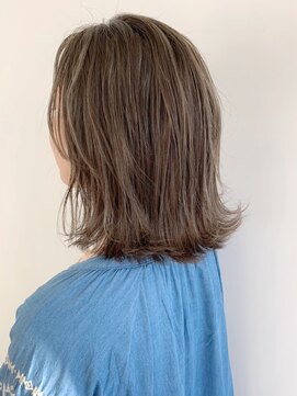 マド(Mado) ミルクベージュとハイライト