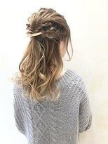 トルネード(TORNADO) 大人かわいいブライダルハーフアップ お呼ばれヘアM24