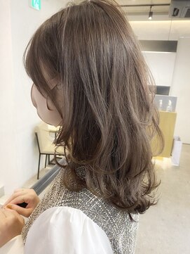 ウェイズ トウキョウ(Ways TOKYO) "ハイライトで作る【魔法のプラチナ】8トーンカラー★"the王道。