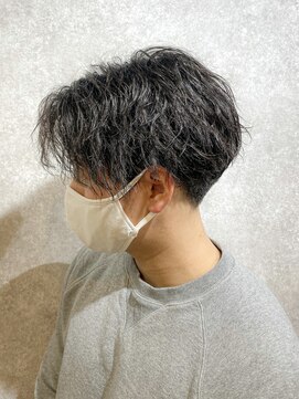 ラルス(Larus) MEN’S HAIR/サーフカール/刈り上げセンターパート/本八幡