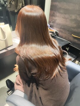 ジエクト カナウ(The Ect canow) ミルクティーアッシュ/艶カラー/タイトストレート/大人ガーリー