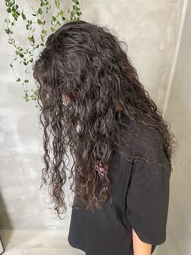 テトヘアー(teto hair) くるくるパーマ　スパイラルパーマ　強めパーマ　パーマロング