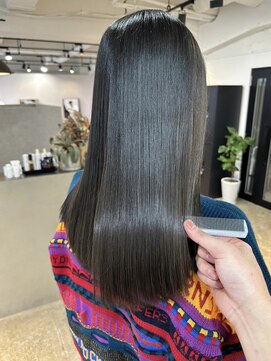 メリー オオサカ(Merly Osaka) 真っ黒は嫌だ！透明感を残したダークブラウンカラー！