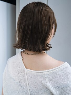 エインアンリー 表参道(AIN.ANLY.) ぱっつん前髪シンプルストレート姫カット薄めバングウルフパーマ