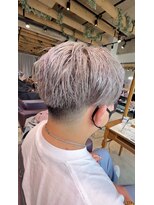 トゥルース 獨協大学前店(Hair&Make TRUTH) ホワイトシルバー
