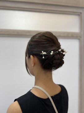 シャルム アロ(Charme Alo) ゆったりシニヨンアレンジ