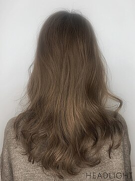 ニューカマー バイ ヘッドライト シブヤ(NEW COMER by HEADLIGHT shibuya) ミルクティーベージュ×ロングスタイル