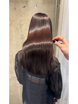 リリー(Lilley) 羽エクステ/ナチュラル縮毛矯正/韓国ヘア/レイヤーカット