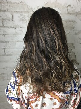 プライズ アイリス 池袋東口店(prize Iris) 抜け感ハイライトグレージュ/ハイライトミディ【池袋東口店】