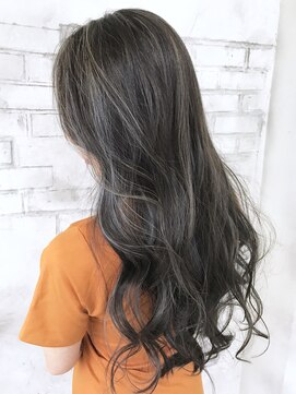 プーラヴィーダ(Pura Vida) 暗髪ハイライト【Pura Vida】