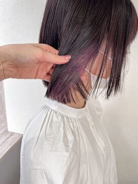 ジェム(GEM) ラベンダーのインナーカラー/切りっぱなしボブ