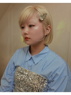 グリフィカ(grifica) ブロンドとピンアレンジ