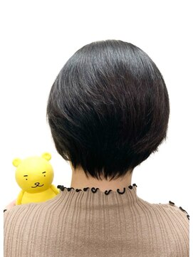 黄ぐまくん美容室 ショート　レイヤー