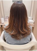 ゆるふわカール美髪セミロング似合わせ段カット絶壁レイヤー40代