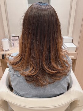 コーエン(cowen) ゆるふわカール美髪セミロング似合わせ段カット絶壁レイヤー40代