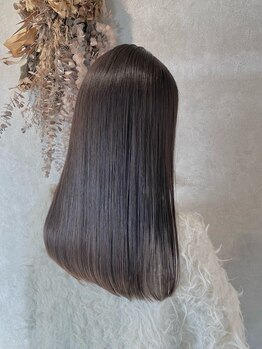 髪質改善をしたい方お勧め度No.1◎魔法の縮毛矯正“ケアルーガ”悩んでいた髪が自慢の髪に