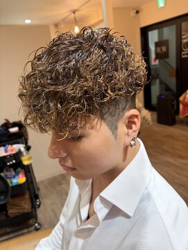 フロウ(Flow) 外国人風パーマ/スペインカール/カーリーパーマ