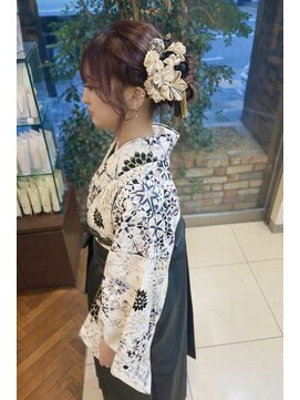 ファーレンピュアスウィート(fahren-pure-suite) 袴スタイル編み込みシニヨンアレンジ