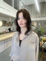 ハイ(HI)&nbsp;ミディアムレイヤーパーマ
