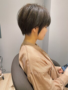 キートス(Kiitos) 丸みとくびれショート☆ハンサムショート耳かけスタイル