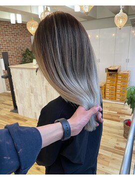 タオ 河原町(Tao) "シルバーグレー"