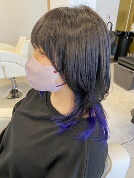 クィーンズ ウルフカット×インナーカラー