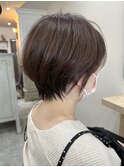 こういう癖毛を活かしたスタイルはパーマで作るのもオススメです