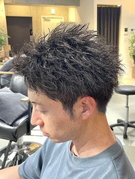 ブルニール 心斎橋(BLEUNIR) スパイキーショート 短髪 ソフトツイスト ツーブロック