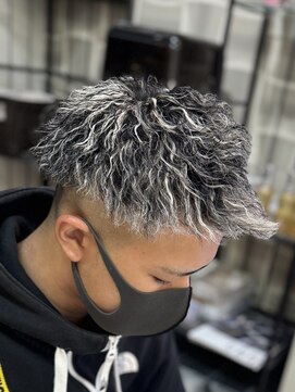 ヘアーグランデシーク(Hair Grande Seeek) 大人気【ツイストパーマ×ホワイトハイライト】