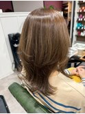 くびれヘアくびれレイヤーミディ