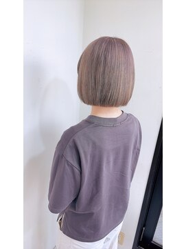 オーガスト ヘア ネイル(AUGUST hair nail) ホワイトベージュ/ブリーチ2～/ハイトーン/横浜