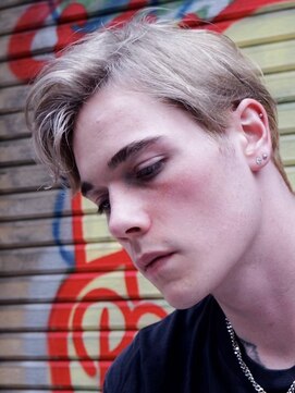 ギークス(GEEKS) 【GEEKS渋谷】メンズハイトーン/ホワイトブロンド/刈り上げ/小顔