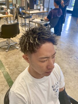 ザデイ カットアンドカルチャーショップ(THE DAY CUT&CULTURE SHOP) ツイストアップバング×ハイライト