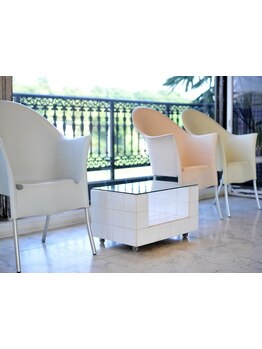 髪の悩みを解決し、柔らかい自然な仕上がりのサラツヤ髪にー。髪に潤いを与え、柔らかい手触りに♪