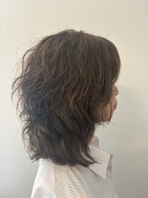 エニシ(Enishi) 癖毛を生かしたスタイル
