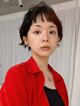 ホヌン 茅ヶ崎(Honnun) 大人可愛いオン眉ショートボブレイヤー×ゆるふわパーマ
